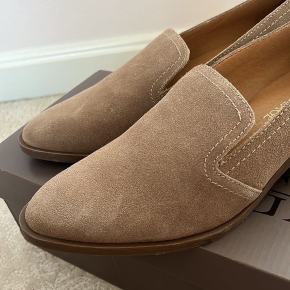 Brand New Crown Vintage Genuine Suede Slip On Round Toe Block Heeled Loafers - Picture 11 of 16